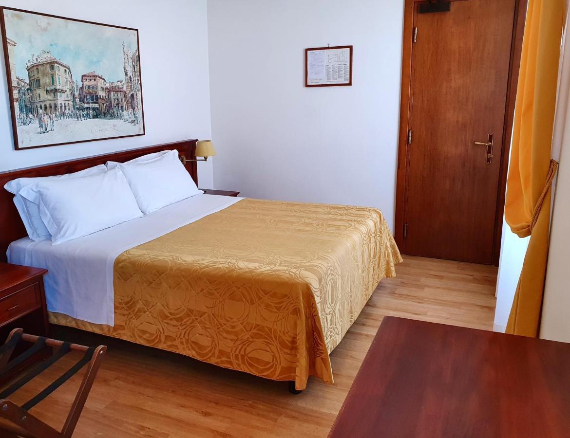 Hotel Aurora Верона Екстер'єр фото