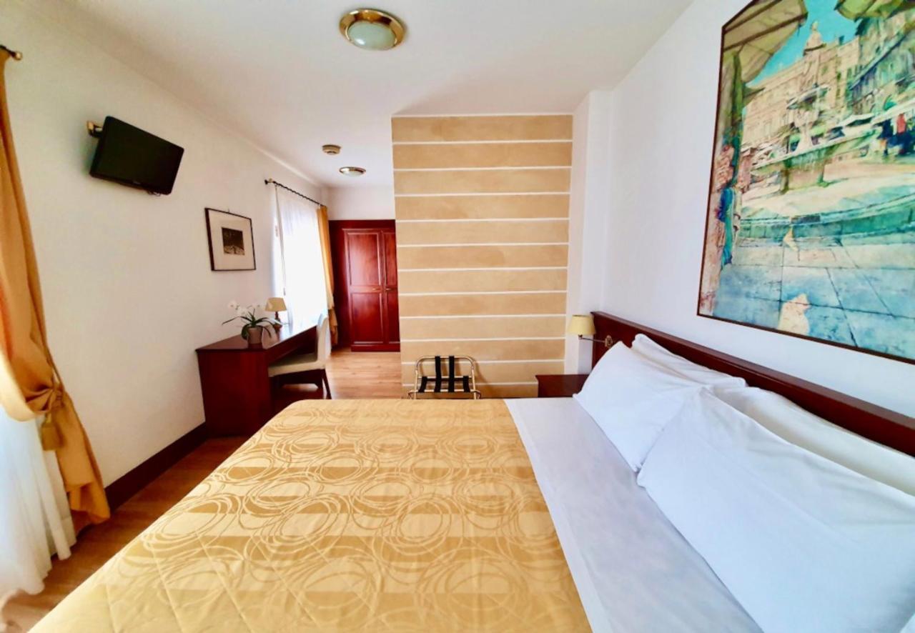 Hotel Aurora Верона Екстер'єр фото