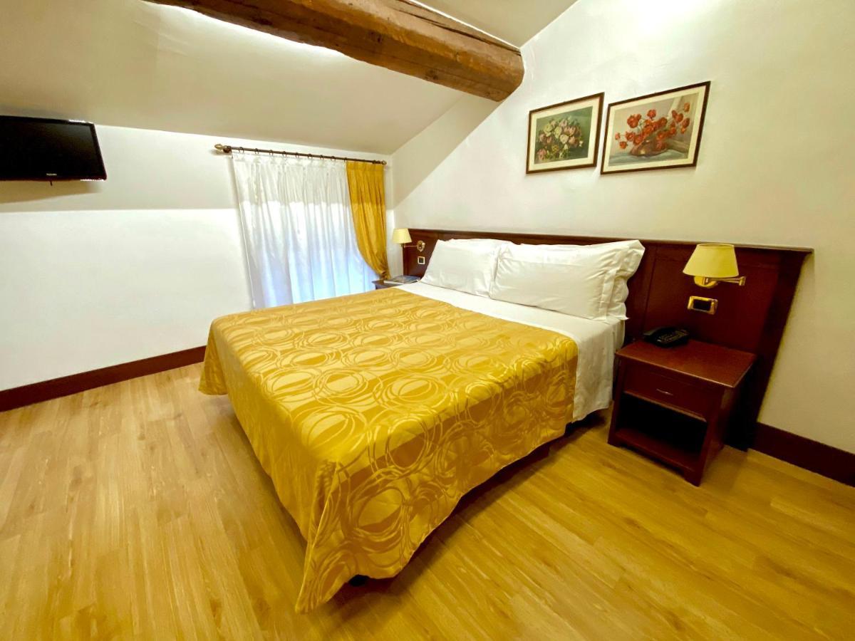 Hotel Aurora Верона Екстер'єр фото