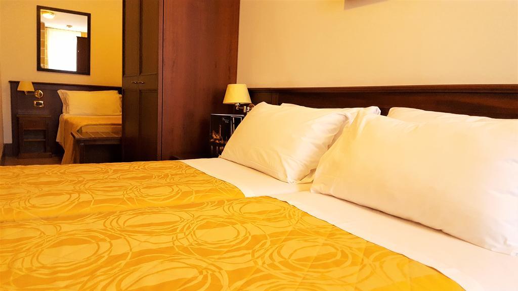 Hotel Aurora Верона Екстер'єр фото